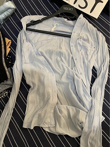 bershka bebe mavisi gomlek