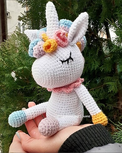  Amigurumi unicorn