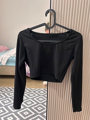 Siyah Crop
