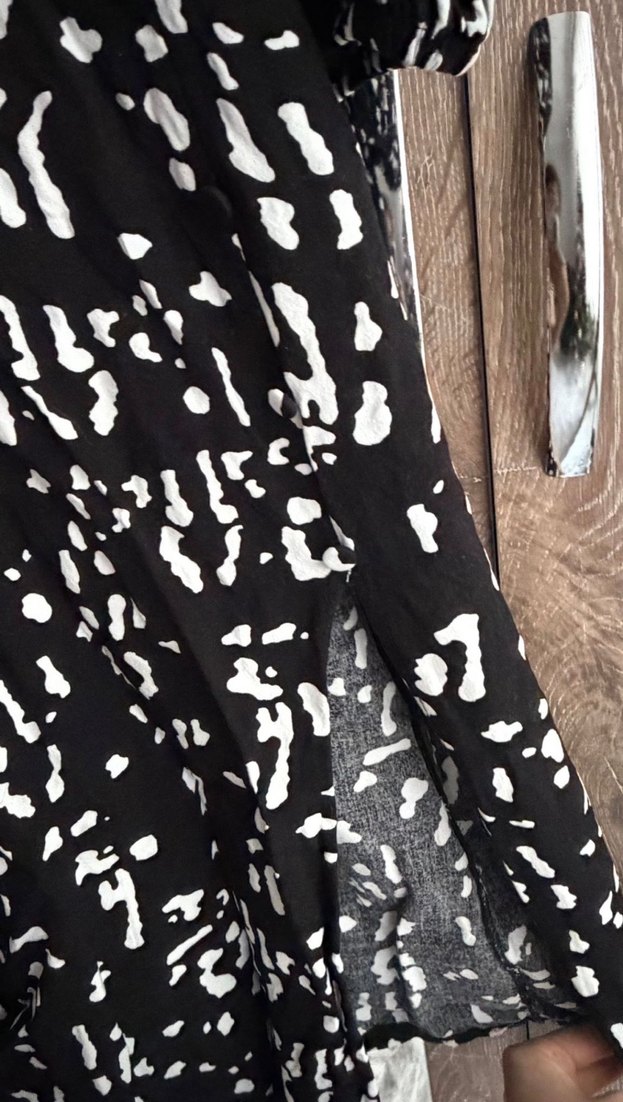 Trendyolmilla Yırtmaçlı Uzun Siyah Elbise - Görsel 4