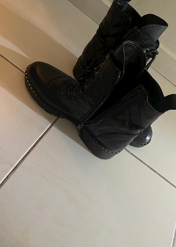 Siyah Deri Bağcıklı  Bot - Görsel 3