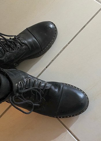 Siyah Deri Bağcıklı  Bot - Görsel 4