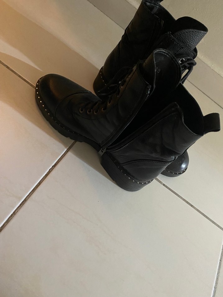 Siyah Deri Bağcıklı  Bot - Görsel 3