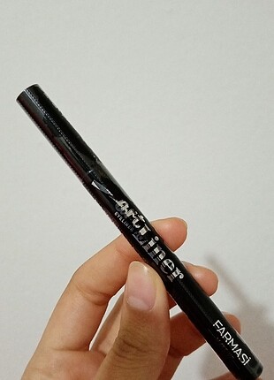 Farmasi art liner