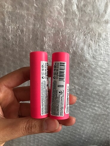 Beden çeşitli Renk Essence hydra matte 403 numara ruj