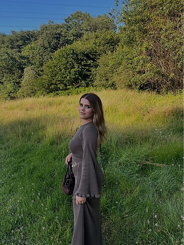Az kullanılmış bohem bir elbise