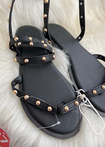 Siyah Yılan Desenli Tokalı Kadın Sandalet - Görsel 2