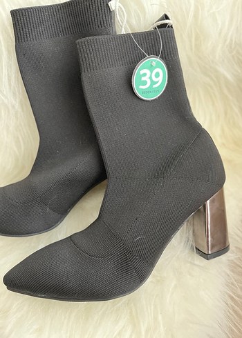 Siyah Elastik Blok Topuklu Kadın Bot - Görsel 2