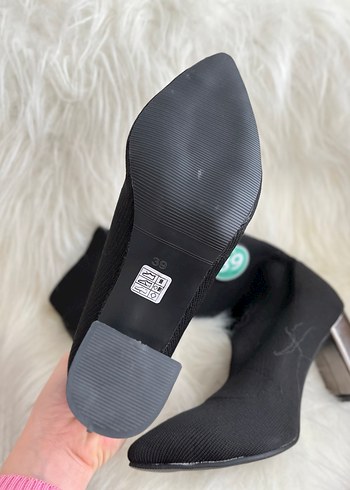 Siyah Elastik Blok Topuklu Kadın Bot - Görsel 3