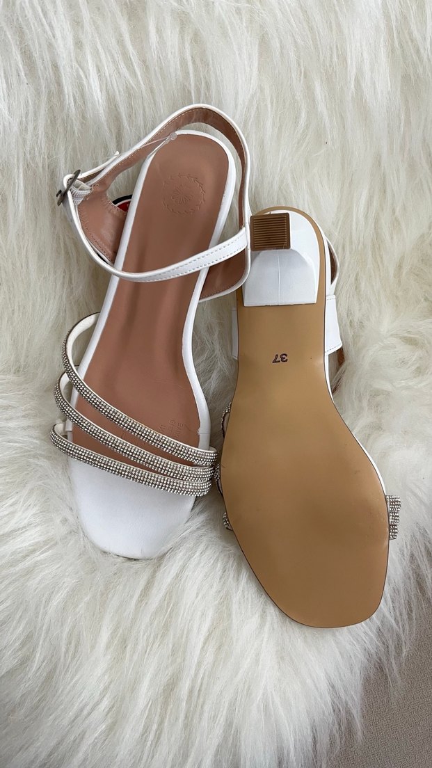 Beyaz Süet Tokalı Kadın Topuklu Sandalet - Görsel 3