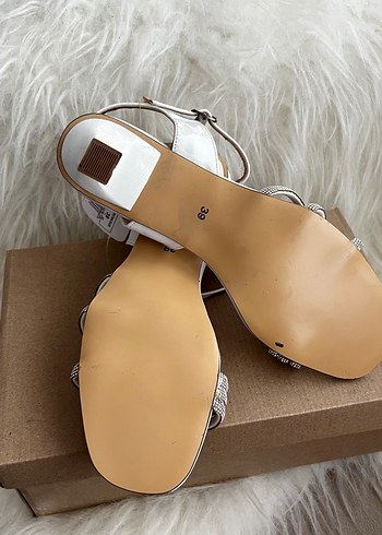 Beyaz Tokalı Kadın Topuklu Abiye Ayakkabı - Görsel 3