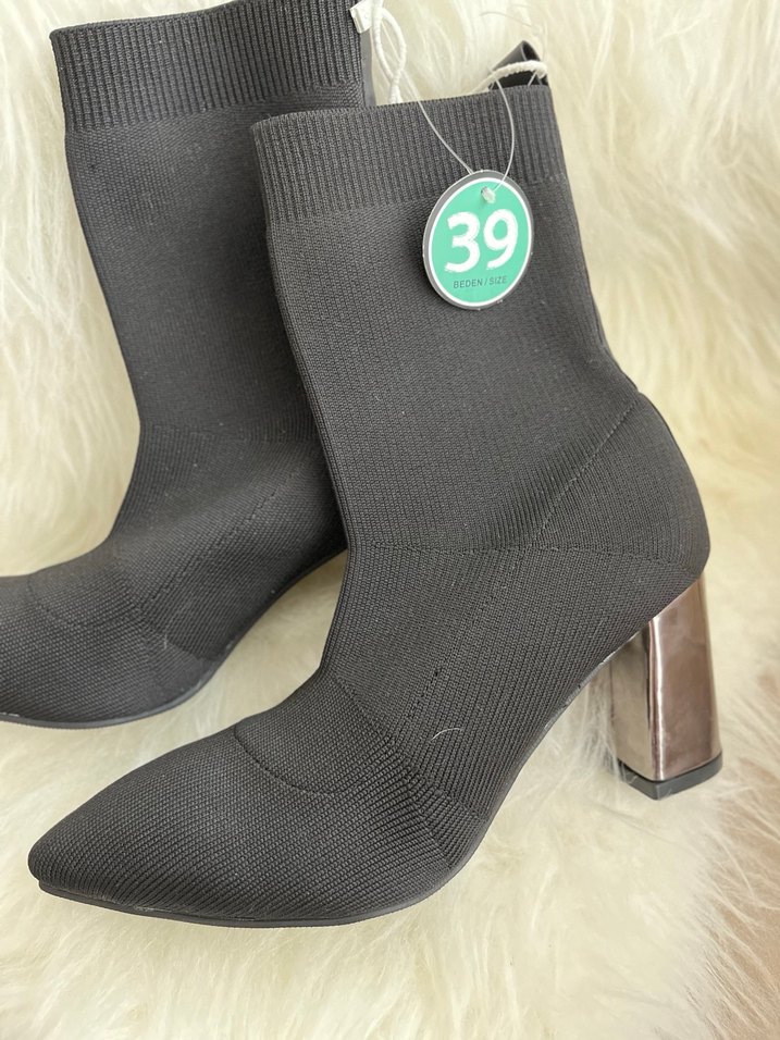 Siyah Elastik Blok Topuklu Kadın Bot - Görsel 2