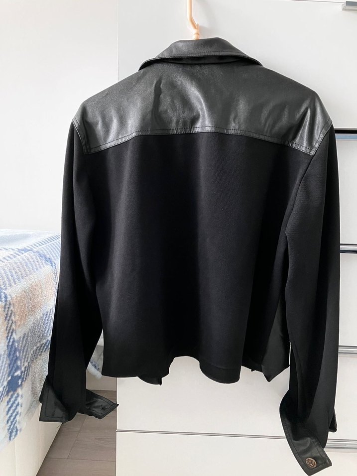 Düğmeli Siyah Deri gömlek - Görsel 2