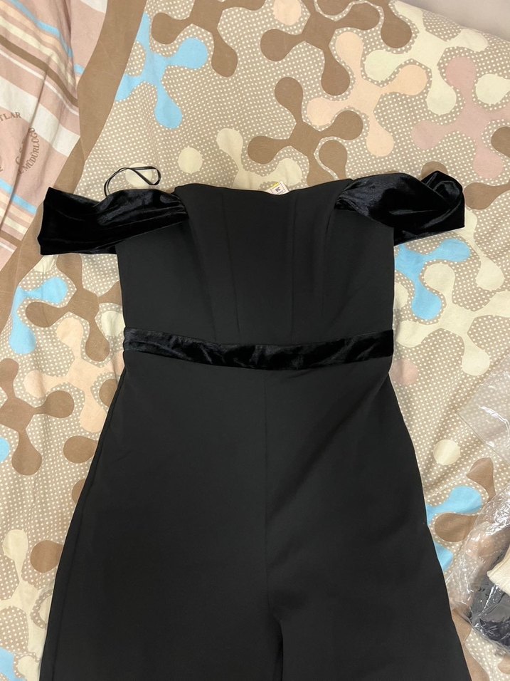 Siyah Kadife detaylı Straplez şık Kadın Tulum - Görsel 2