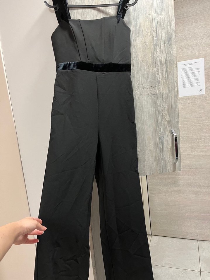 Siyah Kadife detaylı Straplez şık Kadın Tulum - Görsel 4