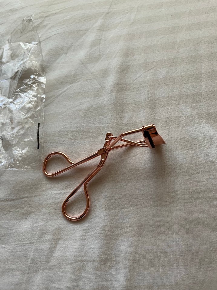 Parlak Bej Kirpik Kıvırıcı - Görsel 2