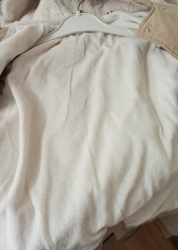 Mango 3-4 yaş için mont içi polar krem renk deforme yoktur - Görsel 3