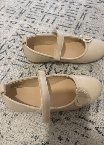 Kız Çocuk Beyaz Tokalı Babet Ayakkabı - Görsel 2