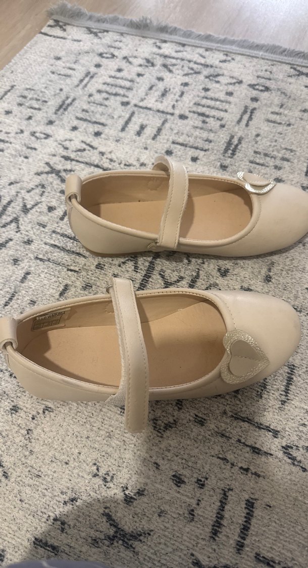 Kız Çocuk Beyaz Tokalı Babet Ayakkabı - Görsel 2