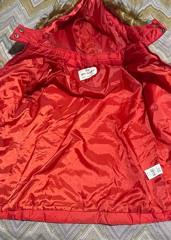 Kırmızı Kapüşonlu Kadın Kışlık Mont - Görsel 3