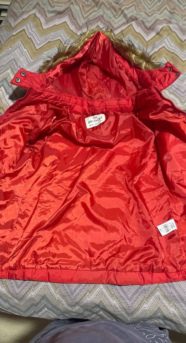 Kırmızı Kapüşonlu Kadın Kışlık Mont - Görsel 3