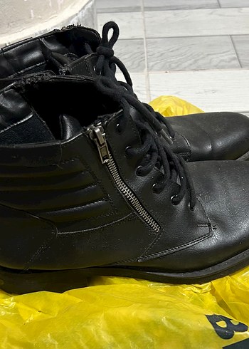 LC Waikiki Bot - Görsel 3