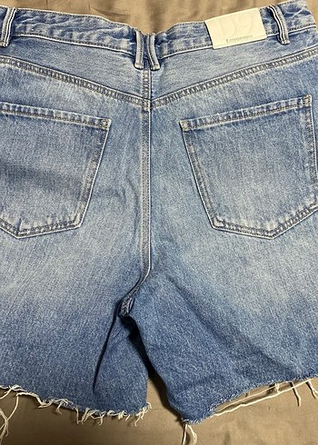 Düğmeli Bol Kesim Midi Kadın Kot Şort - Görsel 2