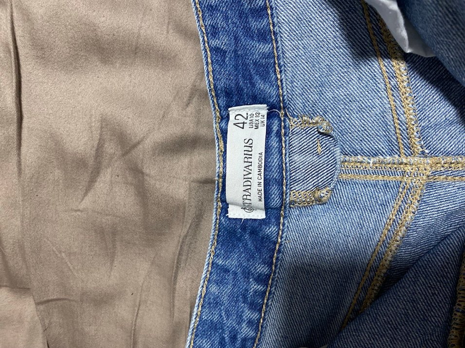 Düğmeli Bol Kesim Midi Kadın Kot Şort - Görsel 3