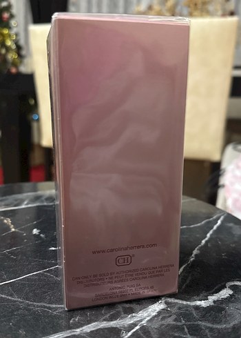 Carolina Herrera 212 Sexy Kadın Parfümü 100 ml - Görsel 2