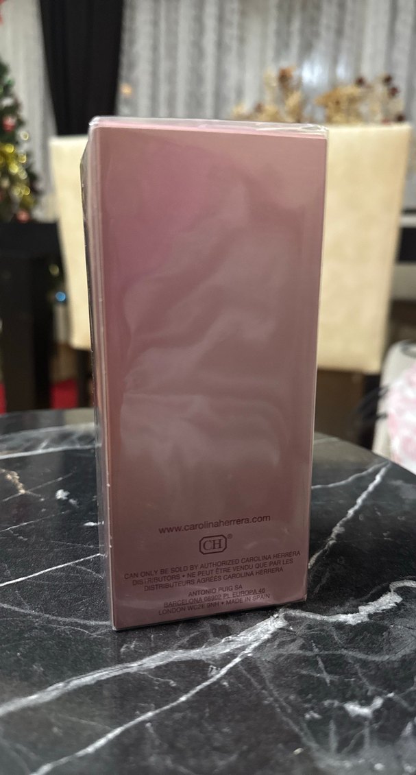 Carolina Herrera 212 Sexy Kadın Parfümü 100 ml - Görsel 2