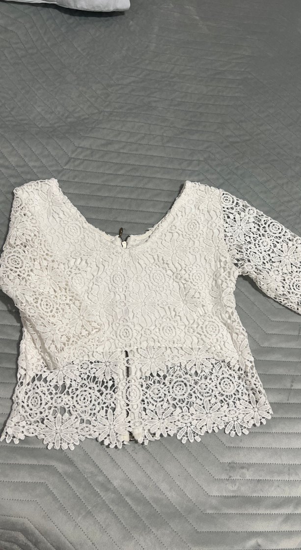 Dantel Detaylı Beyaz V Yaka Kadın Bluz - Görsel 2