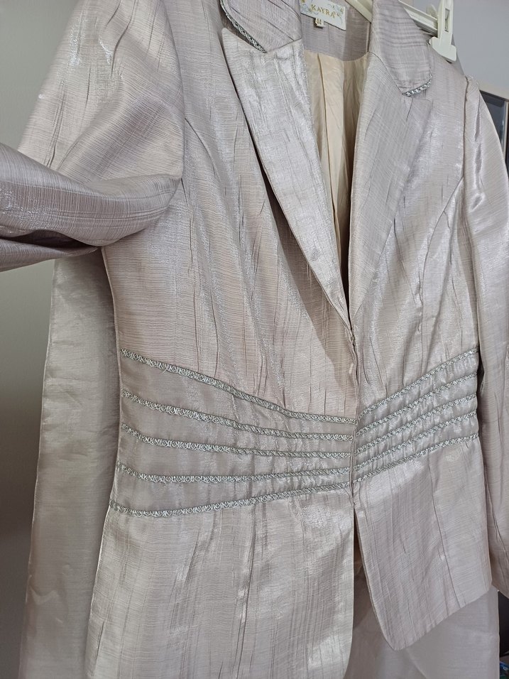 Bej Renkli Uzun Kadın Takım Elbise - Görsel 2