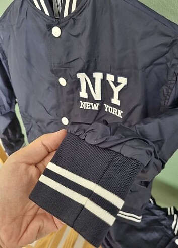 Kırmizi-mavi NY mont - Görsel 3