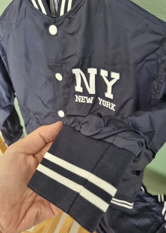 Kırmizi-mavi NY mont - Görsel 3