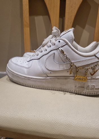 Zincir Detaylı Beyaz Kadın Spor Ayakkabı NIKE - Görsel 5