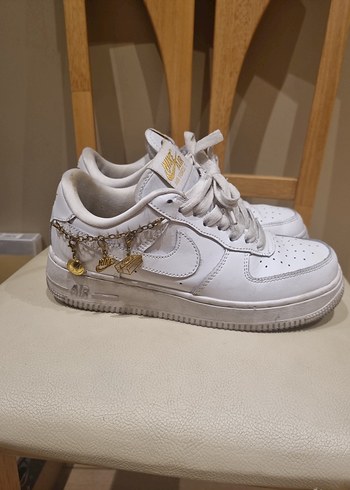 Zincir Detaylı Beyaz Kadın Spor Ayakkabı NIKE - Görsel 4