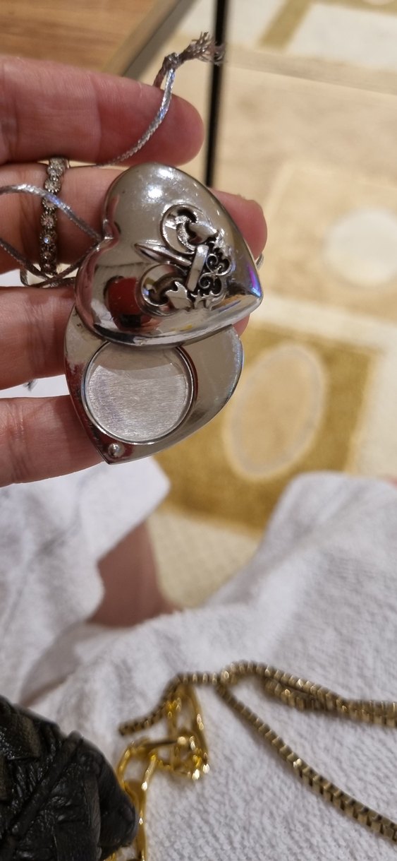 çelik Kalp Detaylı Kolye içine resim ve kokulu krem konulabilir - Görsel 2