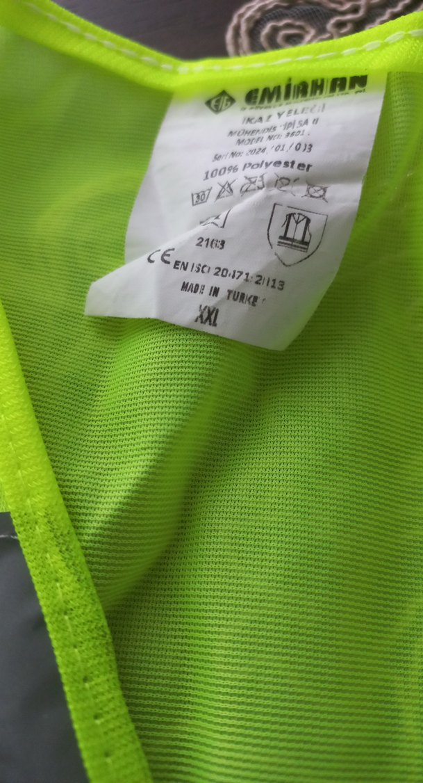 Sarı Fermuarlı Kolsuz Sokak Stili Yelek - Görsel 3