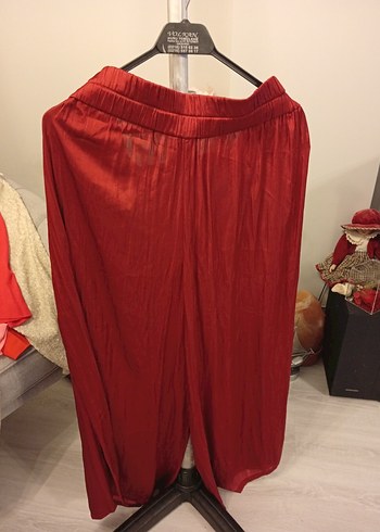 Kırmızı Uzun Drapeli İpeksi Etek pantalon - Görsel 3