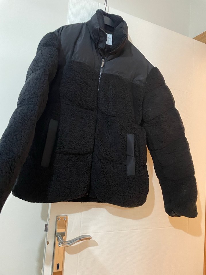 Siyah Kürklü Kadın Kışlık Ceket - Görsel 2