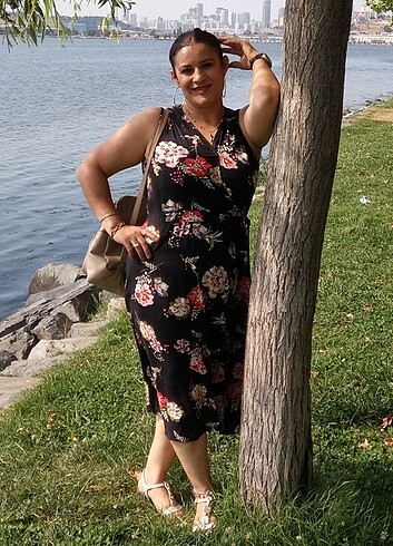 Çiçekdesenli spor elbise