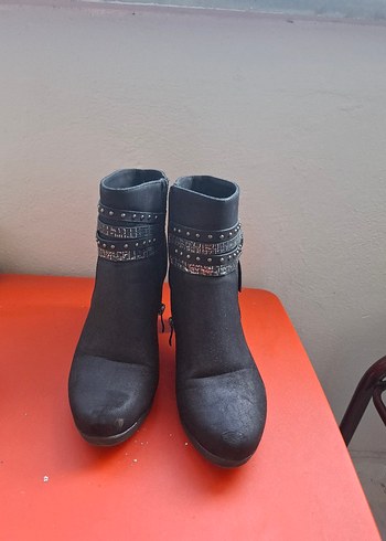 Tokalı Siyah Süet Gotik Topuklu Botlar - Görsel 2