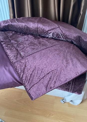 Mor Desenli Yatak örtüsü takımı - Görsel 2