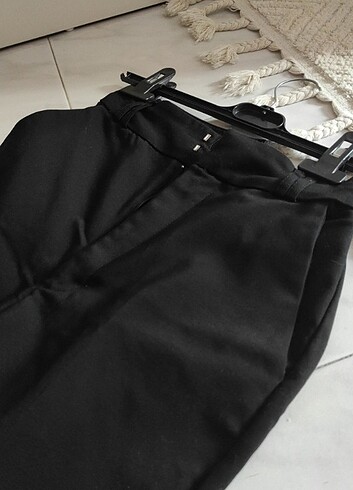 Stradivarius Dar paça kumaş pantolon
