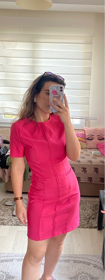 Pembe kısa elbise