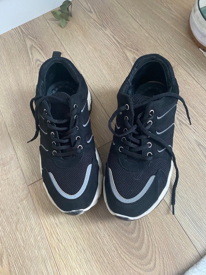 Hotiç Siyah Gri Bağcıklı Spor Kadın Sneaker — görsel 3/5
