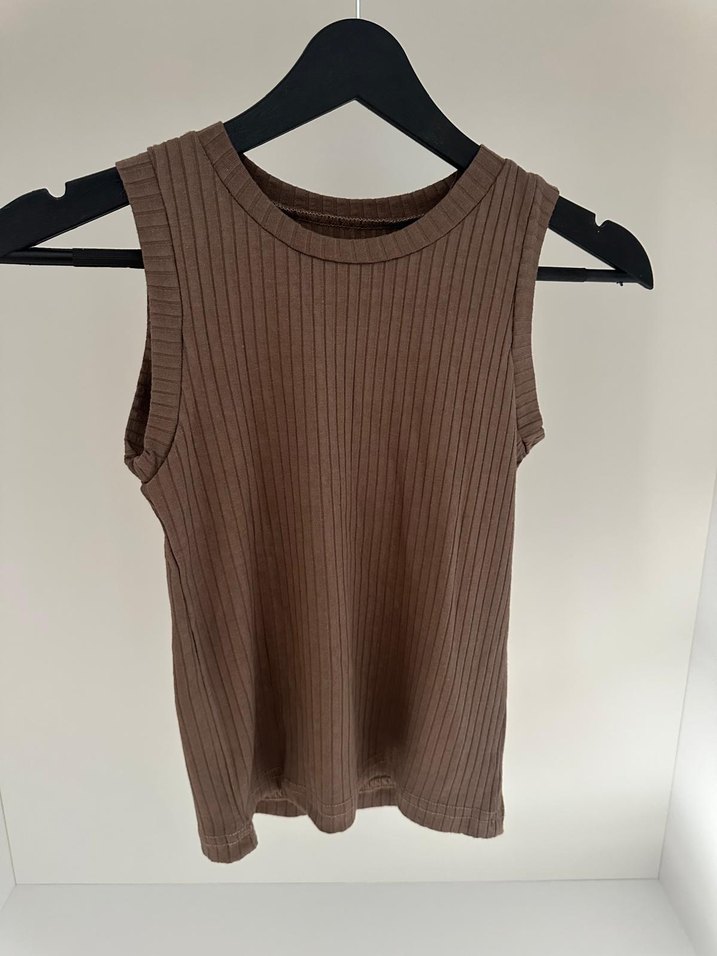 Kadın V Yaka Kahverengi Kolsuz Atlet - Görsel 2