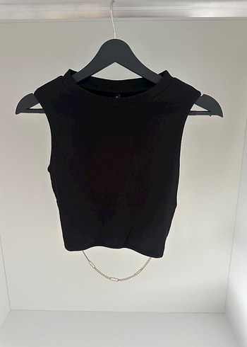 Trendyol & Milla Siyah Kolsuz Crop Top Mini Kesim