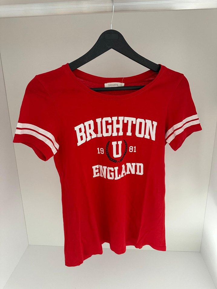 Kırmızı Baskılı Kadın Tişörtü - Görsel 2