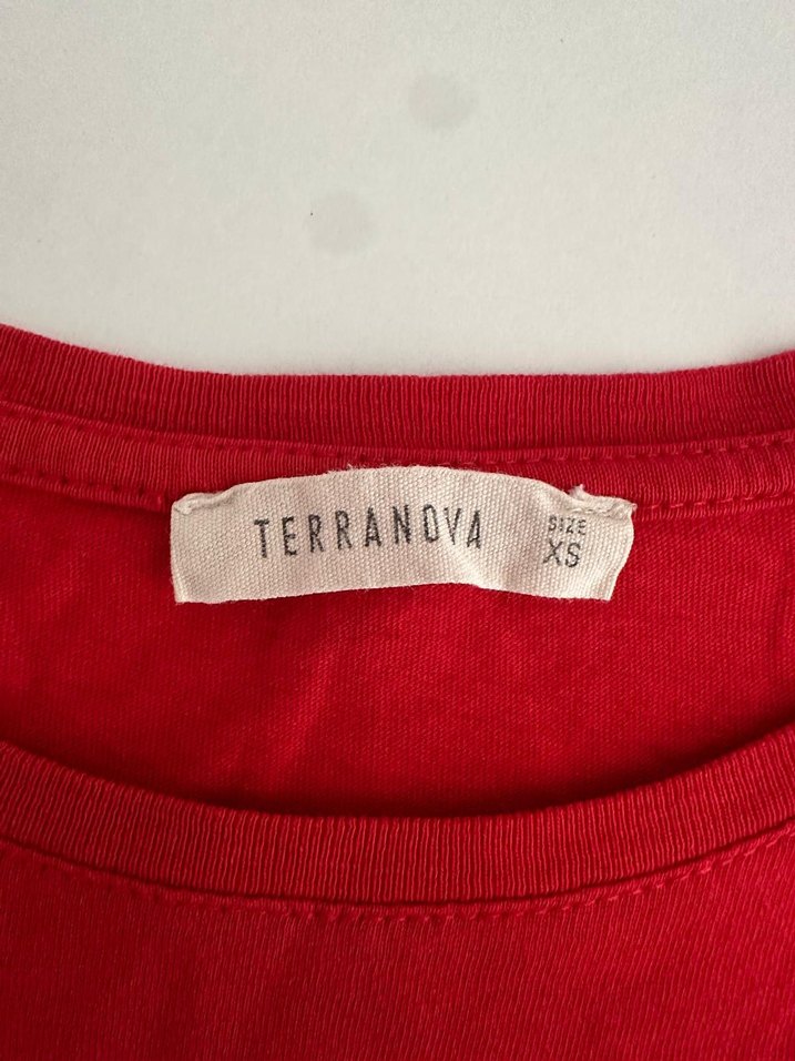 Kırmızı Baskılı Kadın Tişörtü - Görsel 4